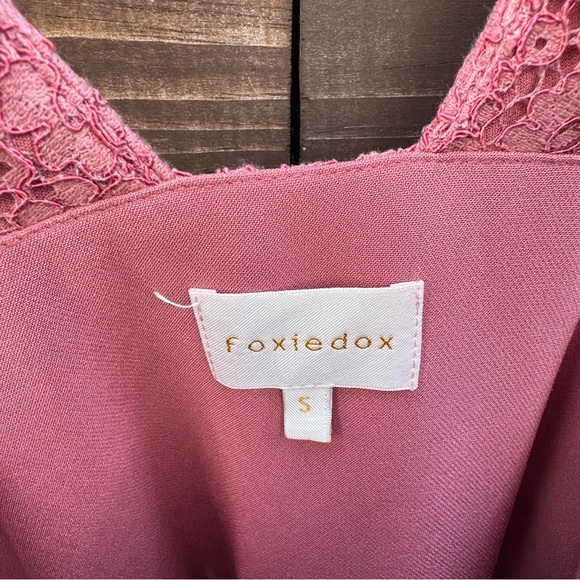 Foxiedox Pink Lace Dress Size Small - Picture 4 of 9